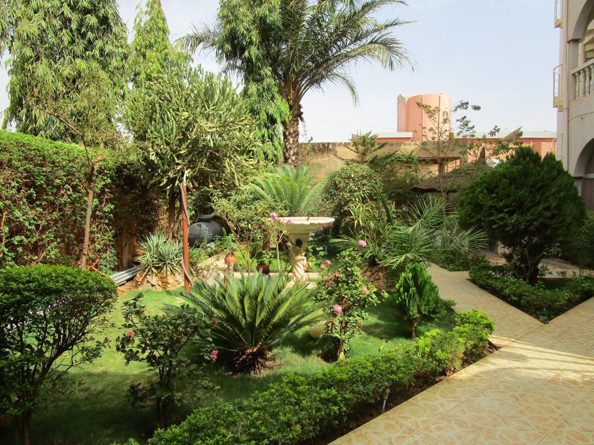 Residence Diane Ουαγκαντουγκού Εξωτερικό φωτογραφία